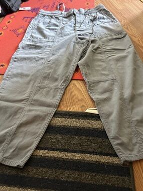 Lou & Grey Relaxed Straight Leg Pants in Light Sage